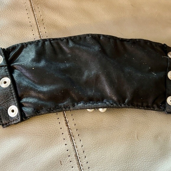 Spectacular Pearl and Crystal embedded Neck Cuff - Picture 9 of 9